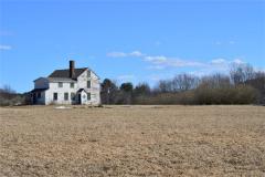 梦见破旧的院子和房子