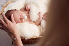 女人梦见别人的新生婴儿