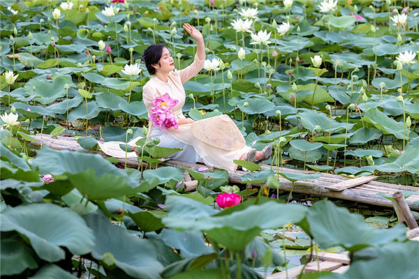 属马女2023年旺运开运吉祥衣着色彩推荐